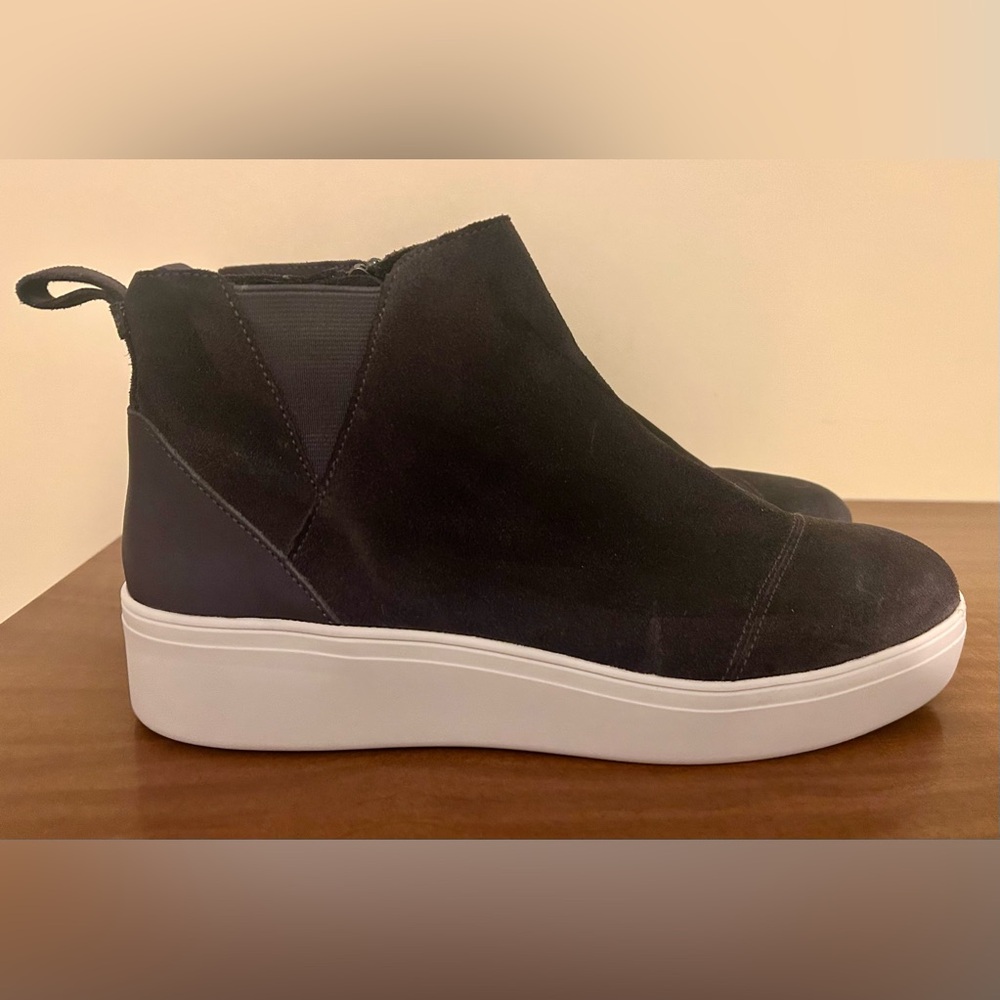 Toms Women's Grey Suede Slip-On Sneakers